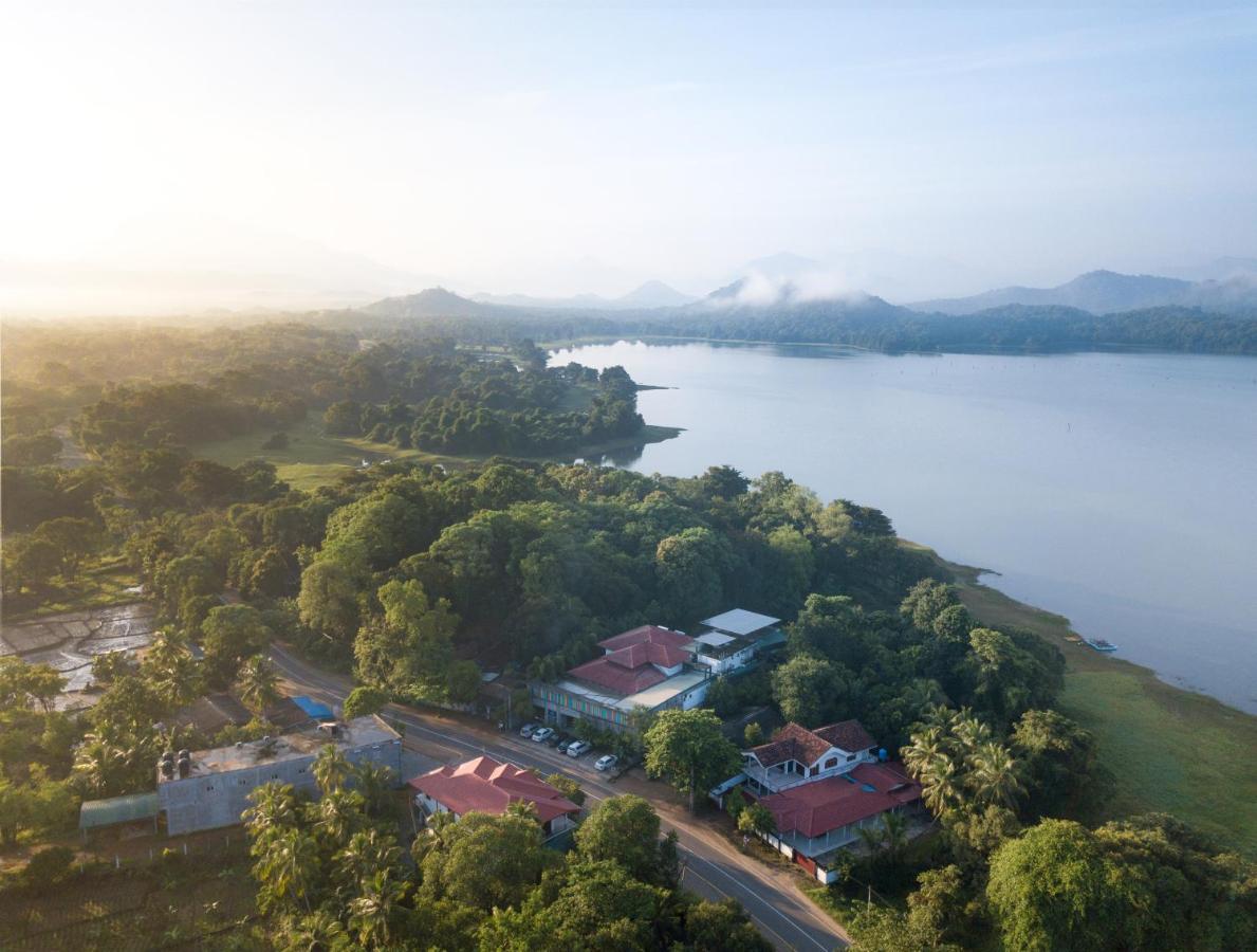 Mapakada Village - Mahiyanganaya Exterior photo